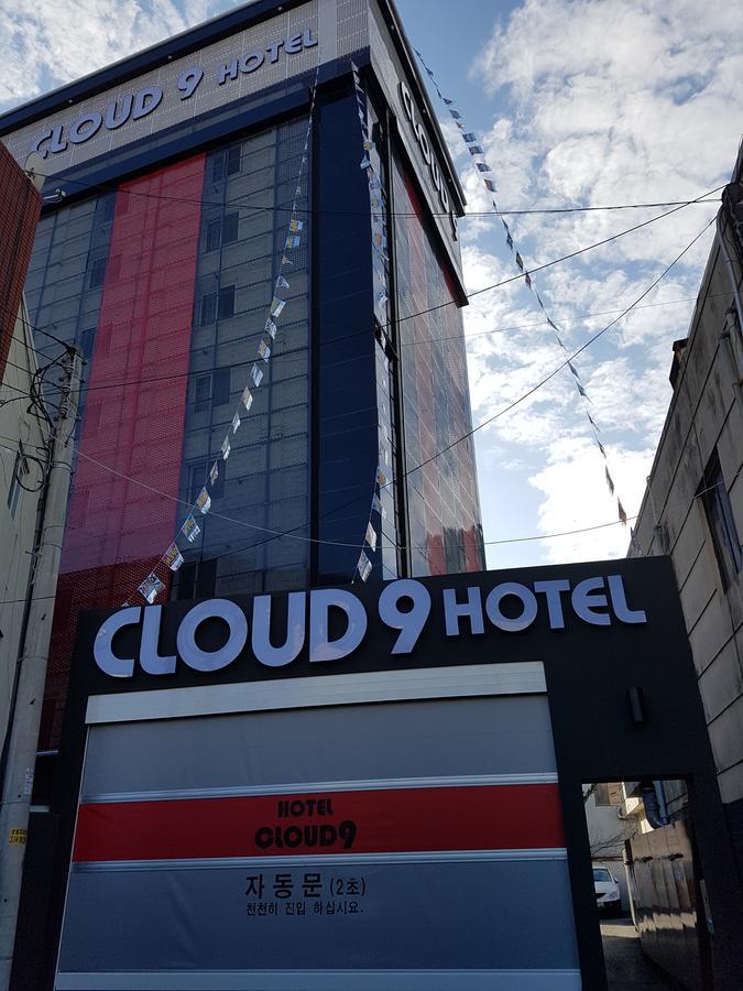 โรงแรมคลาวด์ 9 Gimhae ภายนอก รูปภาพ